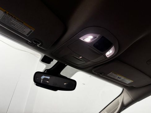 Used 2024 Chrysler Pacifica Touring-L FWD image 32