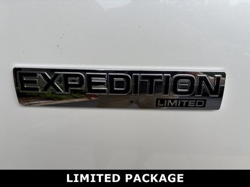Used 2012 Ford Expedition Limited RWD image 12