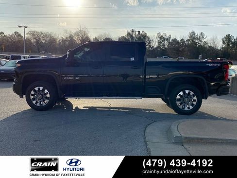 Used 2024 Chevrolet Silverado 2500 Custom w/ Custom Value Package image 4