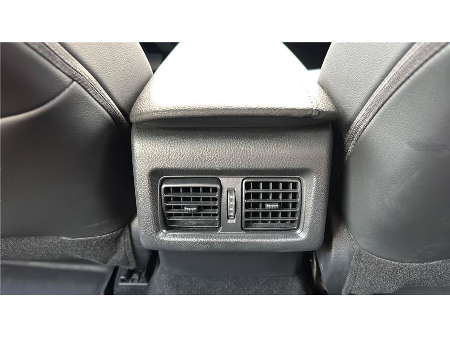 Used 2023 Toyota Camry XLE w/ Navigation Package AWD/4WD image 18