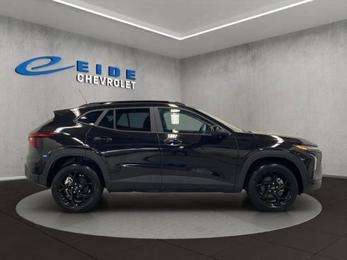New 2026 Chevrolet Trax LT FWD image 2