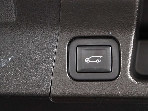 Used 2023 GMC Acadia SLT FWD image 32