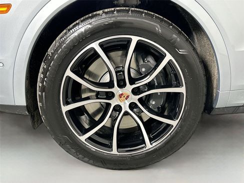 Certified 2026 Porsche Cayenne Coupe AWD/4WD image 11
