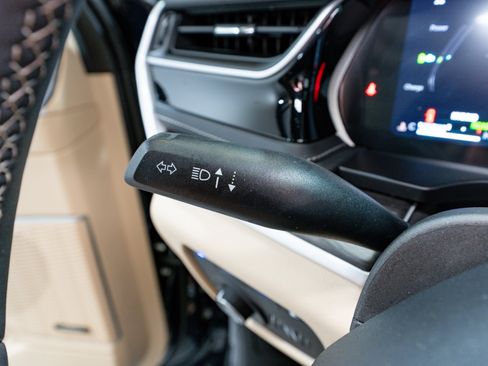 Used 2023 Jeep Grand Cherokee 4WD 4xe image 32