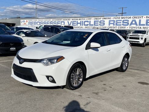 Used 2015 Toyota Corolla LE FWD image 2