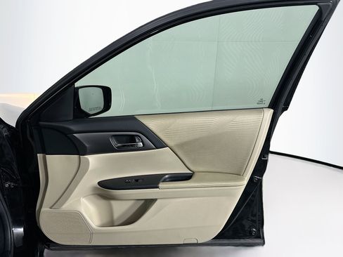 Used 2014 Honda Accord LX image 29