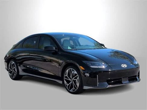 Certified 2025 Hyundai Ioniq 6 SEL image 2