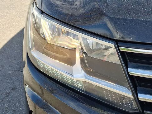 Used 2018 Volkswagen Tiguan SE w/ Panoramic Sunroof Package image 27