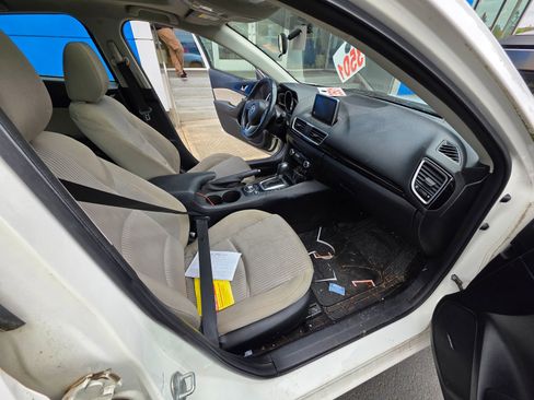 Used 2015 MAZDA MAZDA3 i Touring w/ Technology Package image 15