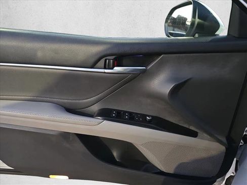 Used 2018 Toyota Camry XSE w/ Driver Assist Package image 27