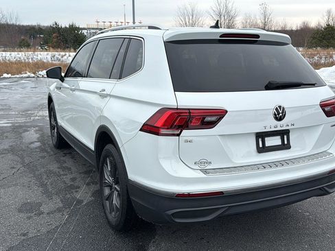 Used 2022 Volkswagen Tiguan SE image 10