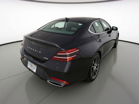 Used 2025 Genesis G70 2.5T image 9
