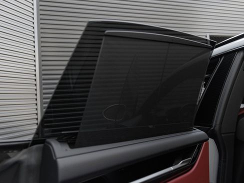 Used 2025 Porsche Macan 4S Electric image 25