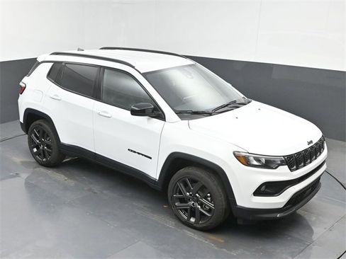 New 2026 Jeep Compass Latitude image 37