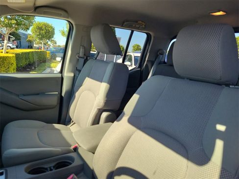 Used 2014 Nissan Frontier SV w/ SV Value Truck Package image 20