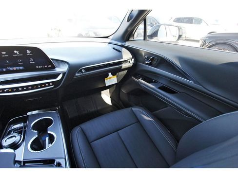 New 2026 Cadillac Lyriq Luxury image 10