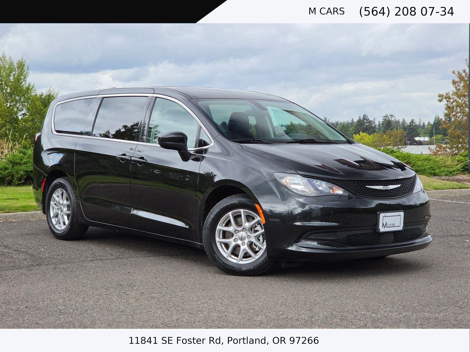 Used 2022 Chrysler Voyager LX FWD image 4