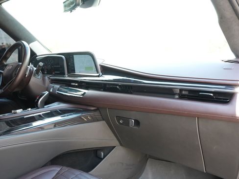 Certified 2024 Cadillac Escalade V w/ LPO, ONYX Package image 25