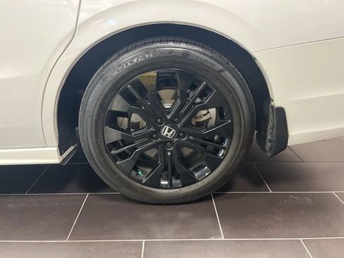 Used 2025 Honda Odyssey Sport-L image 16