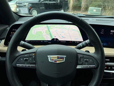 Used 2025 Cadillac XT4 Premium Luxury w/ Technology Package image 16