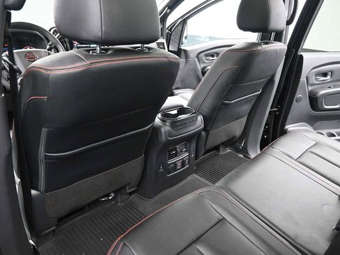 Used 2024 Nissan Titan PRO-4X w/ Pro-4x Convenience Package image 20