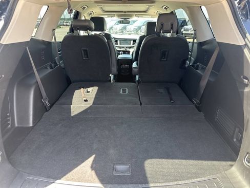 Used 2018 Buick Enclave Essence FWD image 28