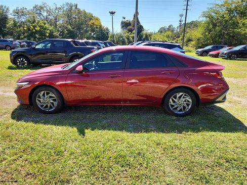 New 2024 Hyundai Elantra SEL image 5