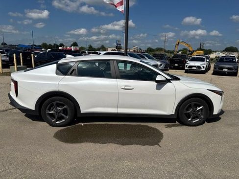 Used 2025 Kia K4 FWD image 13