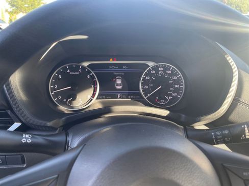 Used 2025 Nissan Sentra SV image 40