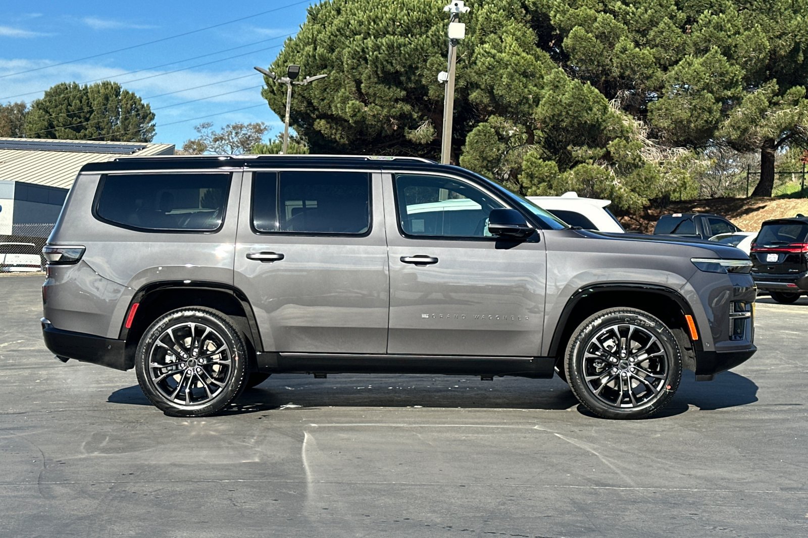 New 2026 Jeep Grand Wagoneer Summit w/ Premium Group III AWD/4WD image 3