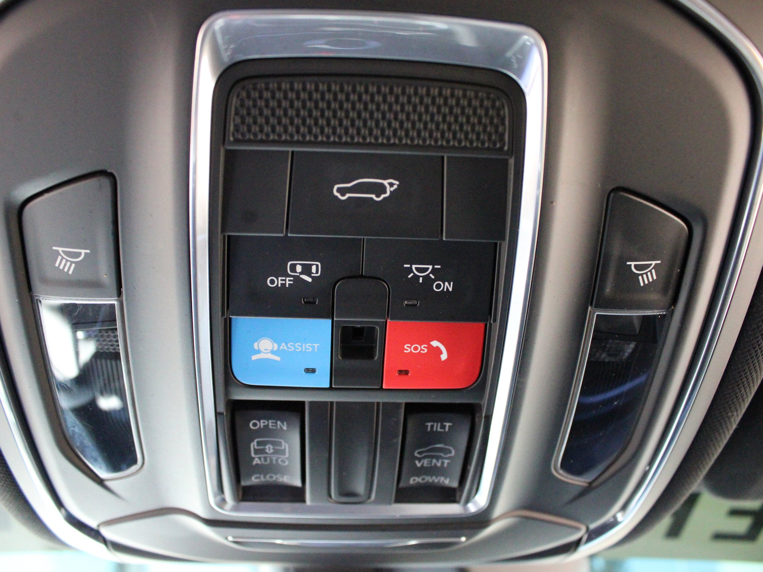 Used 2022 Jeep Grand Cherokee Altitude AWD/4WD image 32