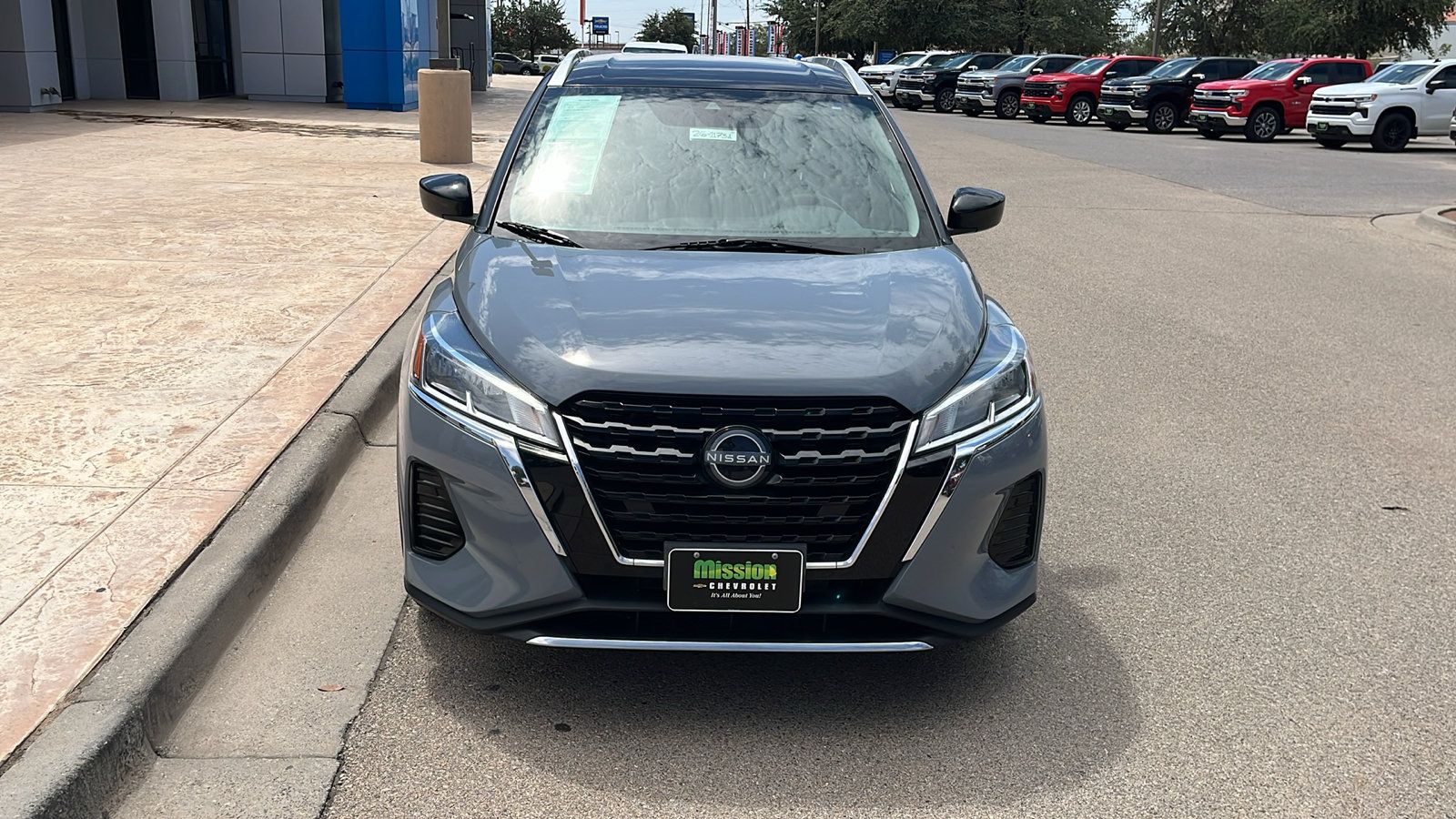 Used 2024 Nissan Kicks SV FWD image 2