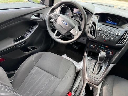 Used 2017 Ford Focus SE FWD image 22