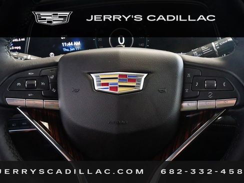 Used 2023 Cadillac Escalade Premium Luxury AWD/4WD image 16