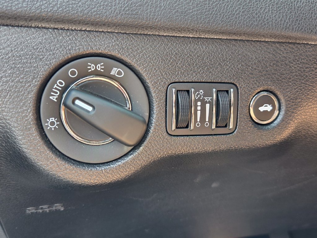 Used 2023 Chrysler 300 Touring w/ Sport Appearance Package RWD image 26