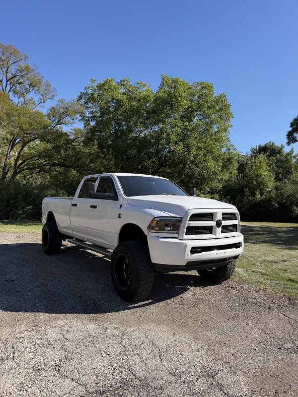 Used 2017 RAM 2500 Tradesman w/ Chrome Appearance Group AWD/4WD image 3