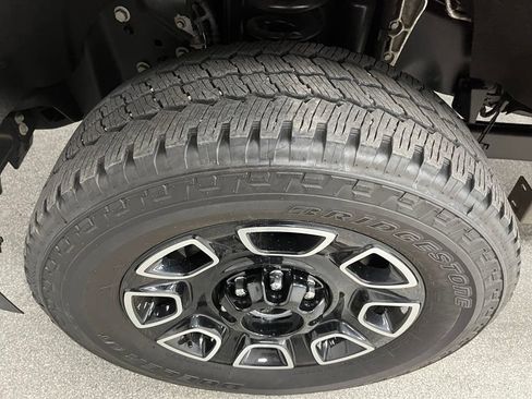 Used 2025 Ford F350 Platinum AWD/4WD image 15