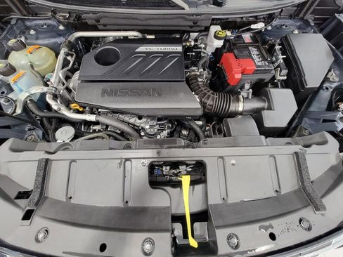 Used 2025 Nissan Rogue SV image 9