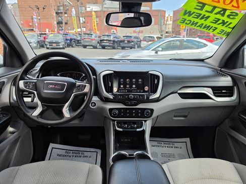 Used 2024 GMC Terrain SLE FWD image 18