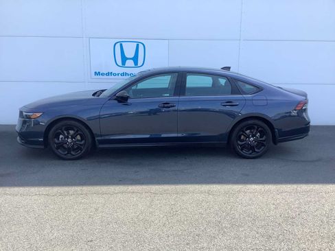 Used 2025 Honda Accord SE image 2