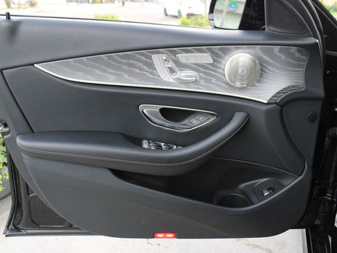 Used 2022 Mercedes-Benz E 350 Sedan w/ AMG Line Exterior image 46