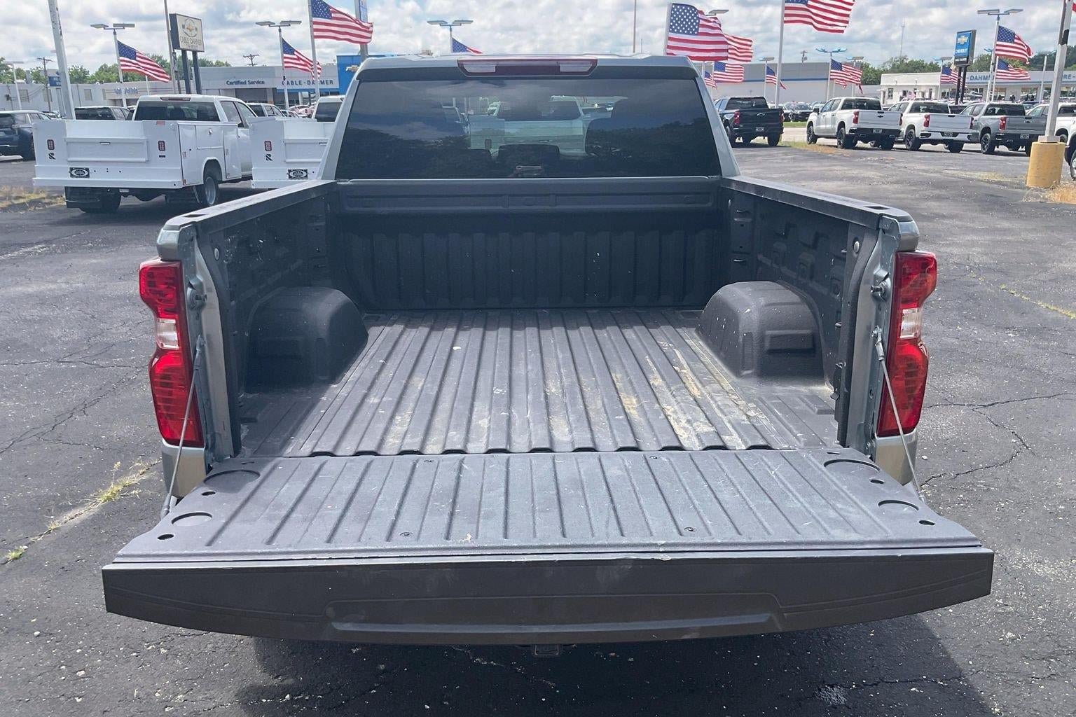 Used 2025 Chevrolet Silverado 1500 Custom w/ LPO, Dark Essentials Package AWD/4WD image 4