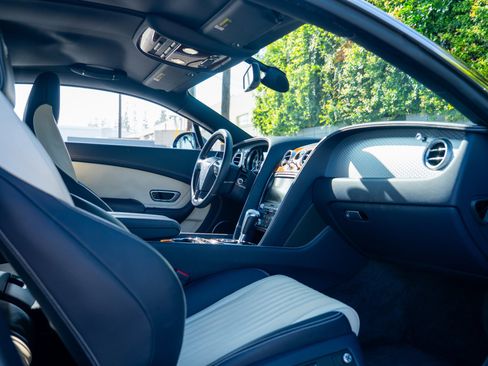 Used 2016 Bentley Continental GT image 33