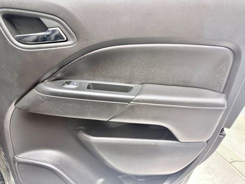 Used 2018 GMC Canyon Denali image 18