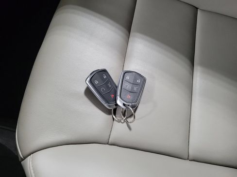 Used 2019 Cadillac XT4 Premium Luxury w/ Cold Weather Package AWD/4WD image 32