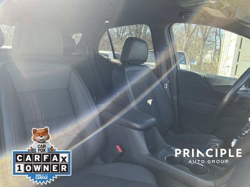 Used 2022 Chevrolet Equinox RS w/ Infotainment Package image 32