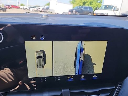 Used 2025 Chevrolet Equinox RS w/ Safety and Technology Package AWD/4WD image 29