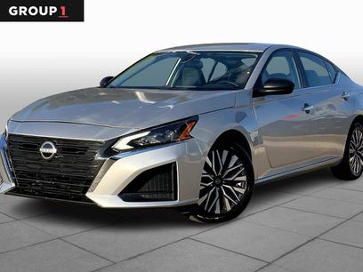 Used 2024 Nissan Altima 2.5 SV
