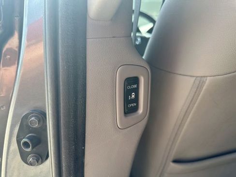 Used 2012 Honda Odyssey EX-L image 12