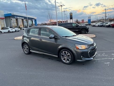 Used 2018 Chevrolet Sonic LT w/ Convenience Package image 3